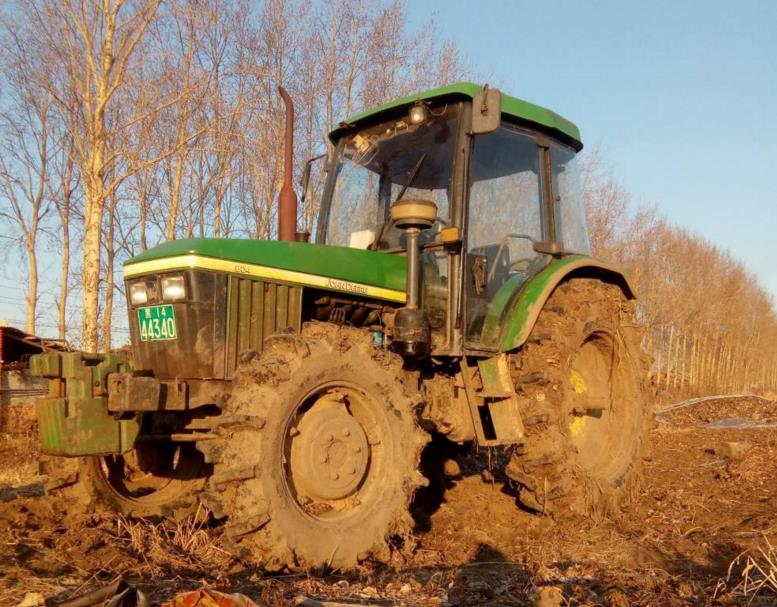 John Deere Tractor 854(图3)