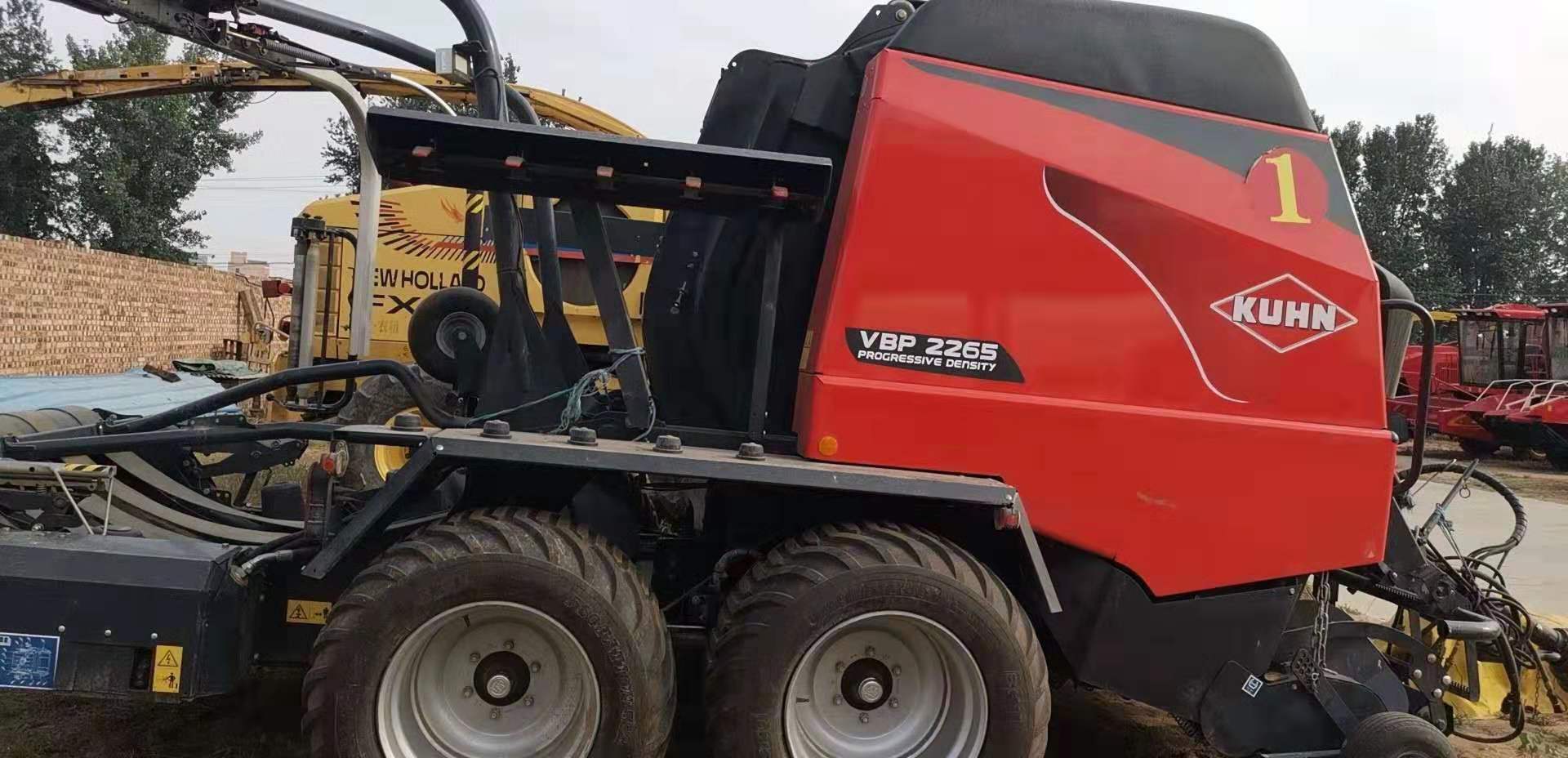 2018 Year almost New machine of Kuhn VBP 2265 baler and wrapping for sale(图7)