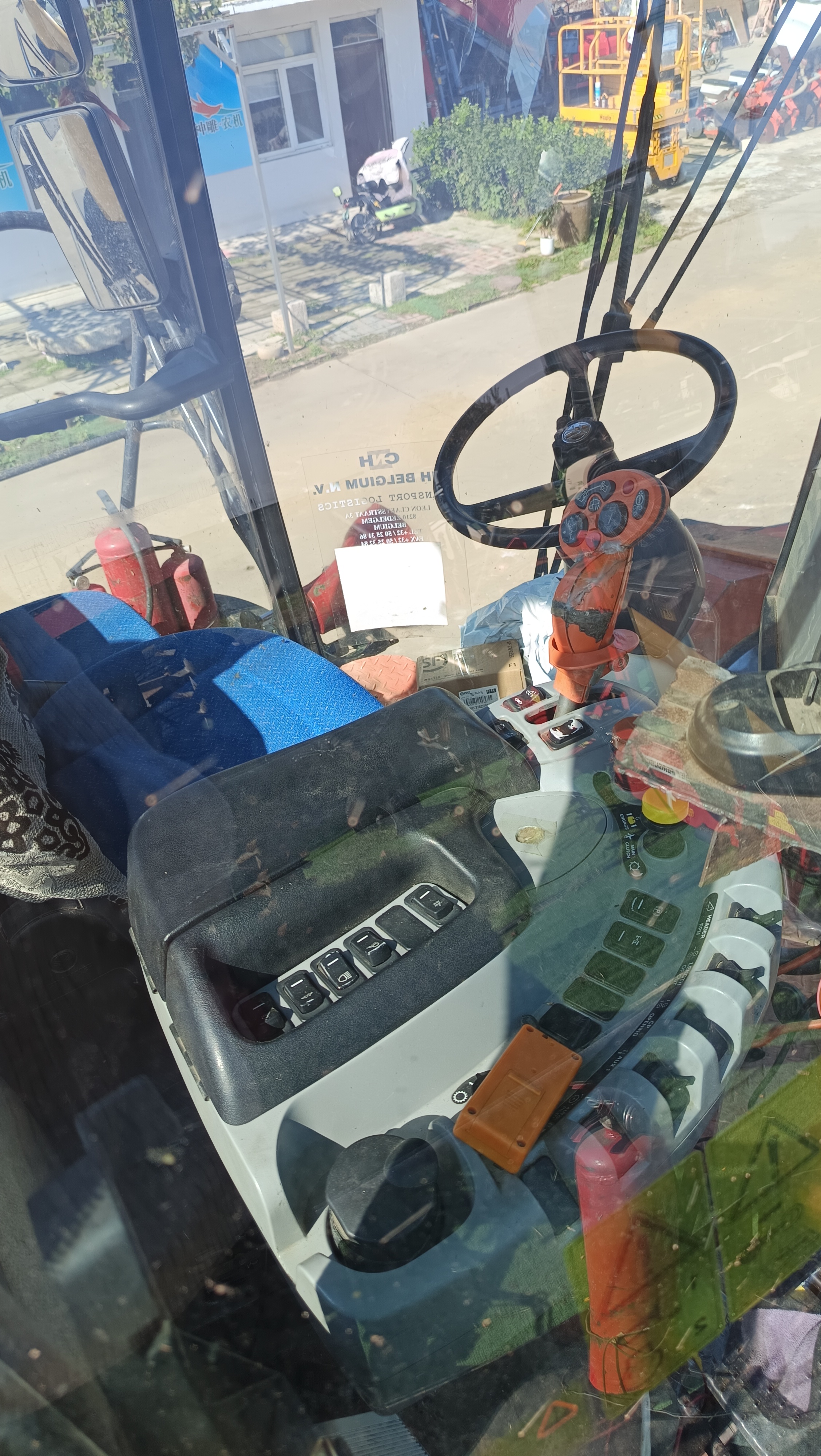 13纽荷兰FR450(图6) 13纽荷兰FR450(图6)