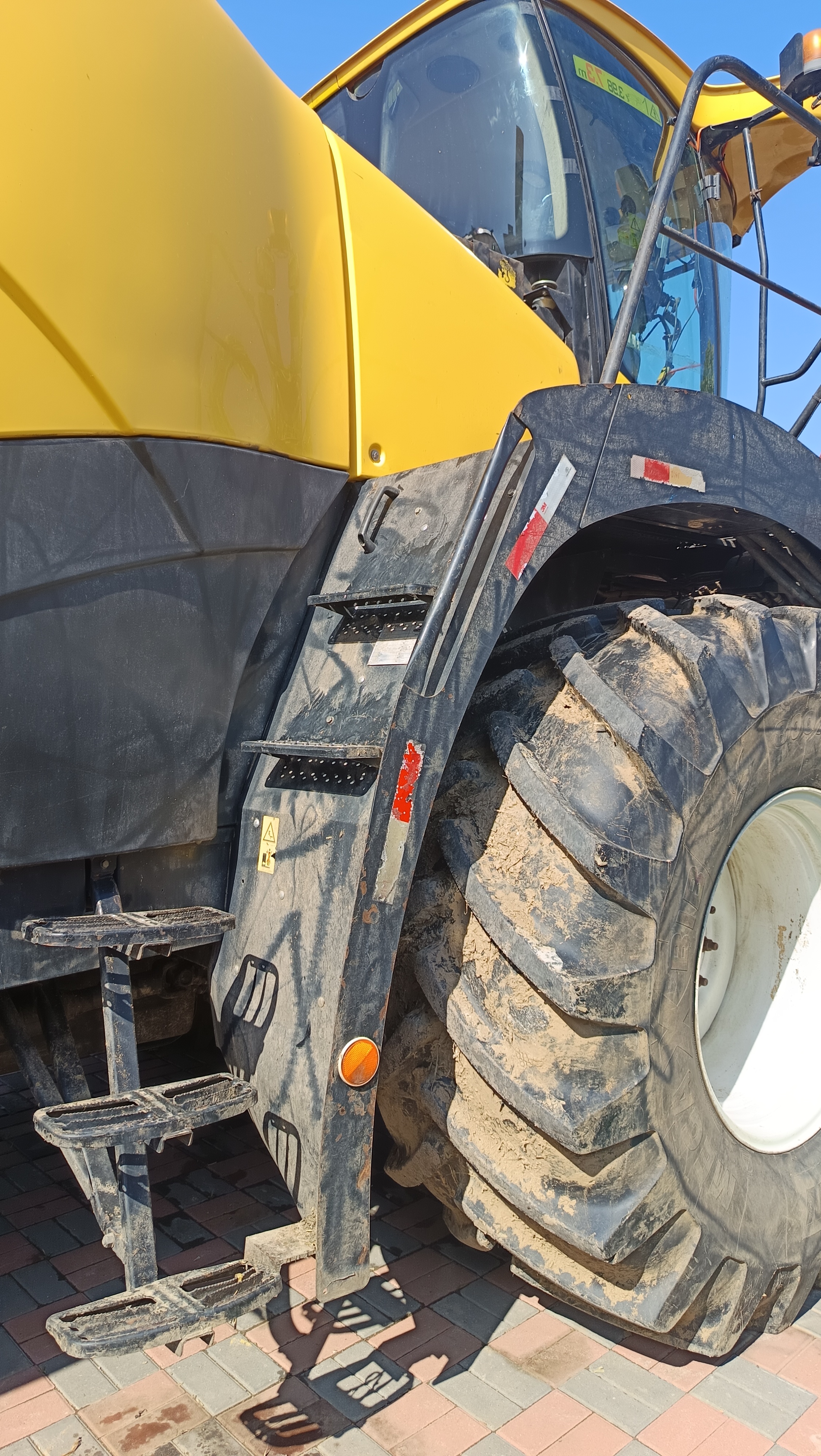 13纽荷兰FR450(图12) 13纽荷兰FR450(图12)