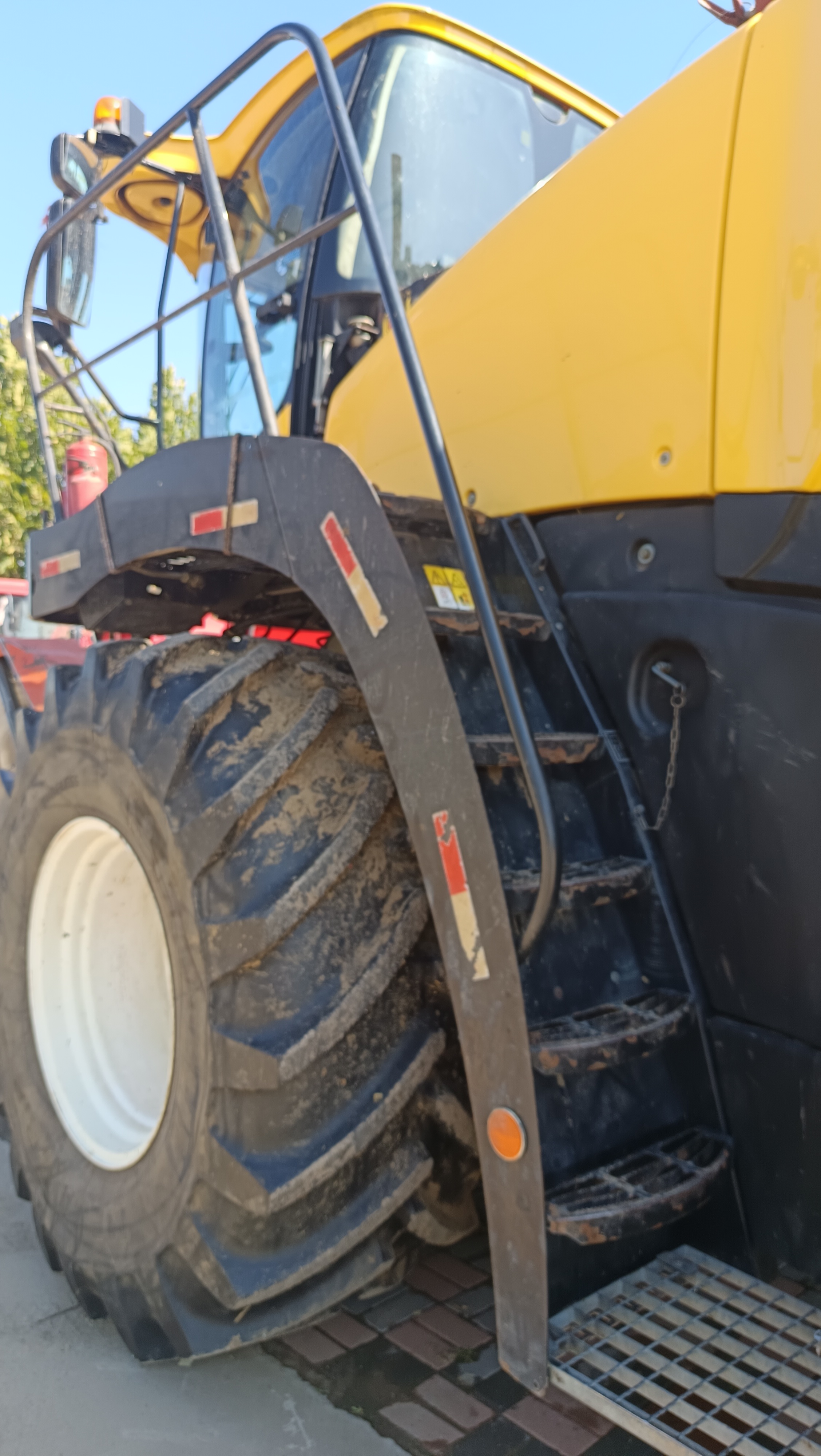 13纽荷兰FR450(图22) 13纽荷兰FR450(图22)