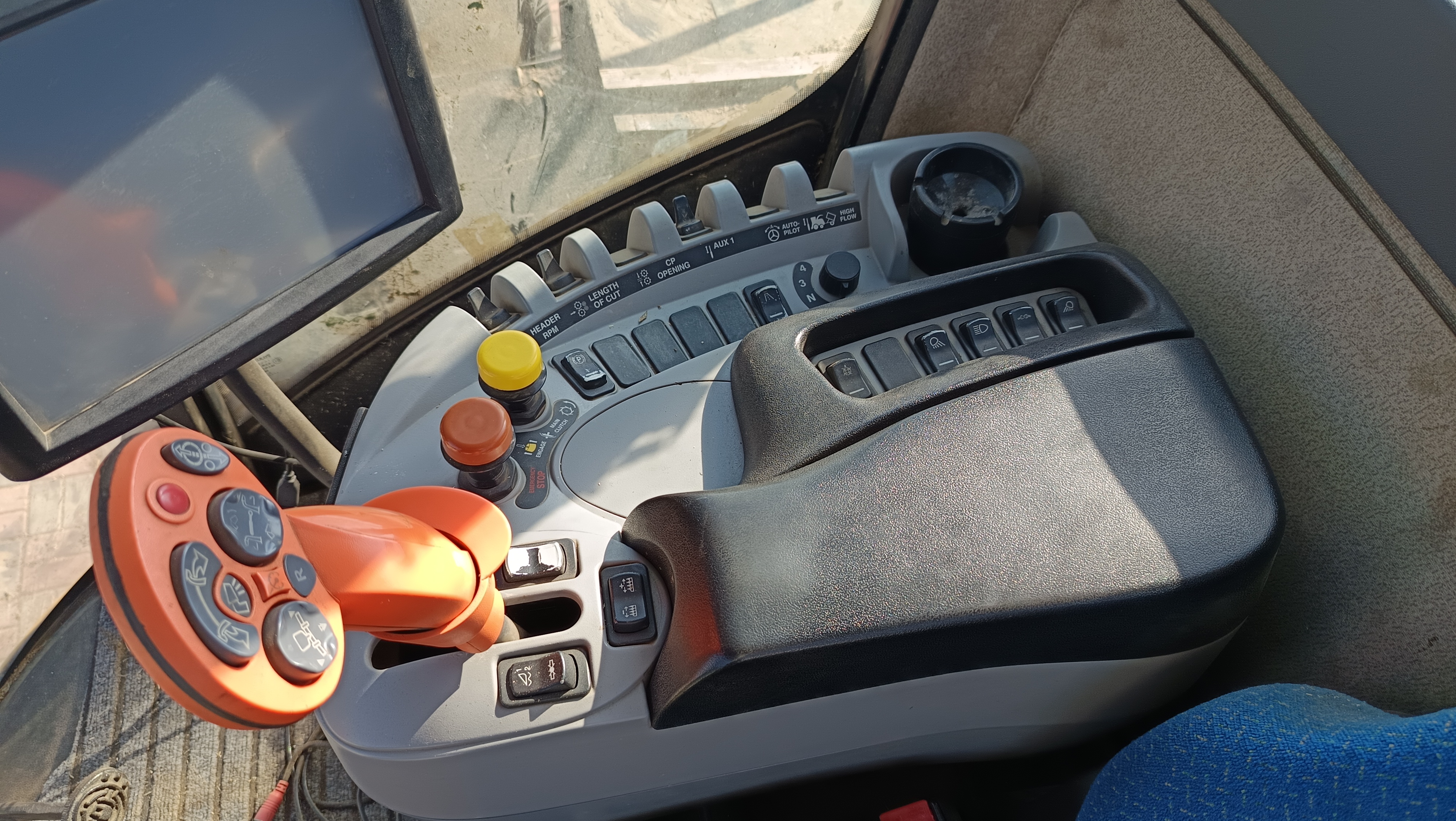 纽荷兰FR9040(500)(图19) 纽荷兰FR9040(500)(图19)