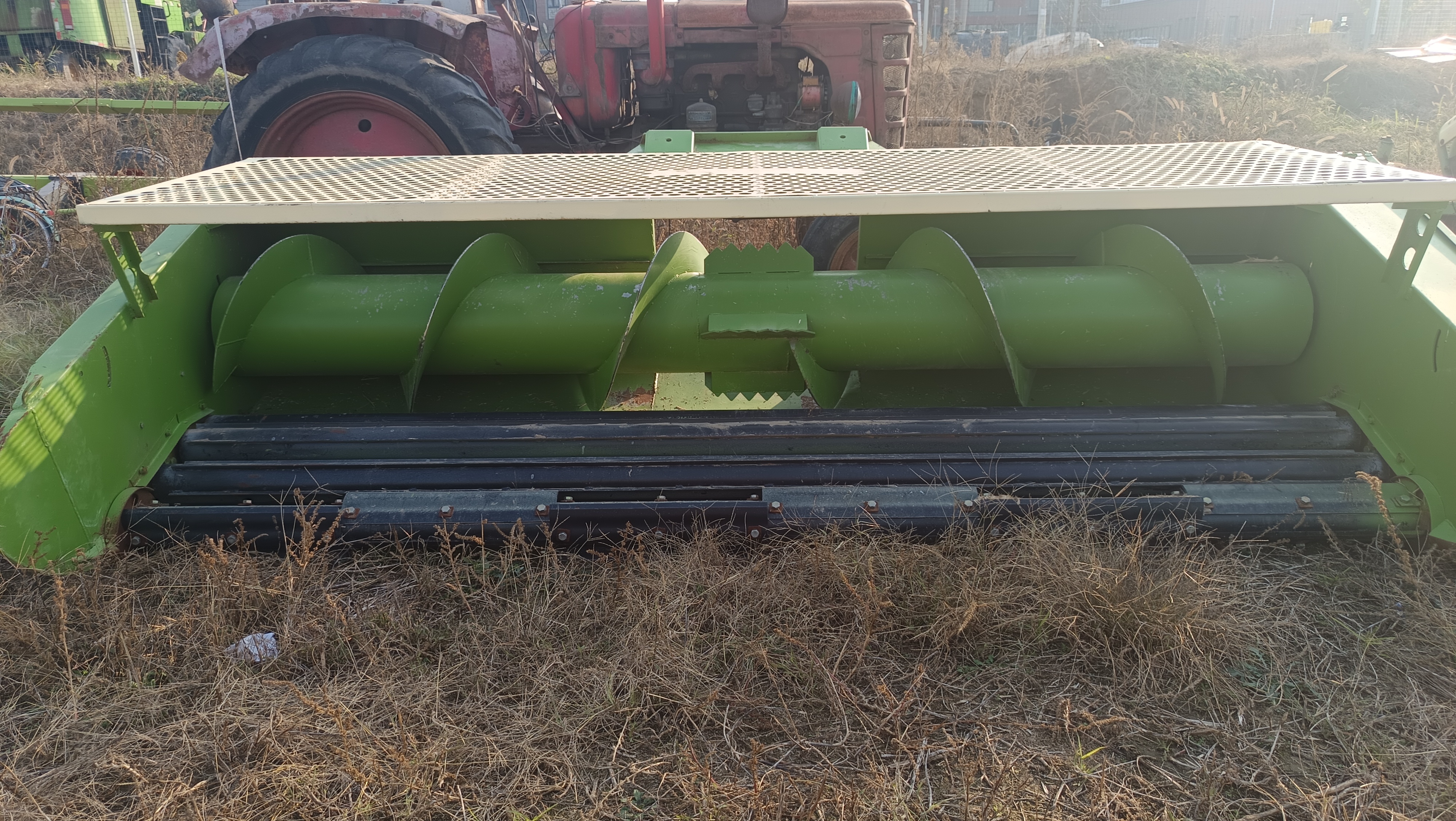 国产地滚刀割台(图2)