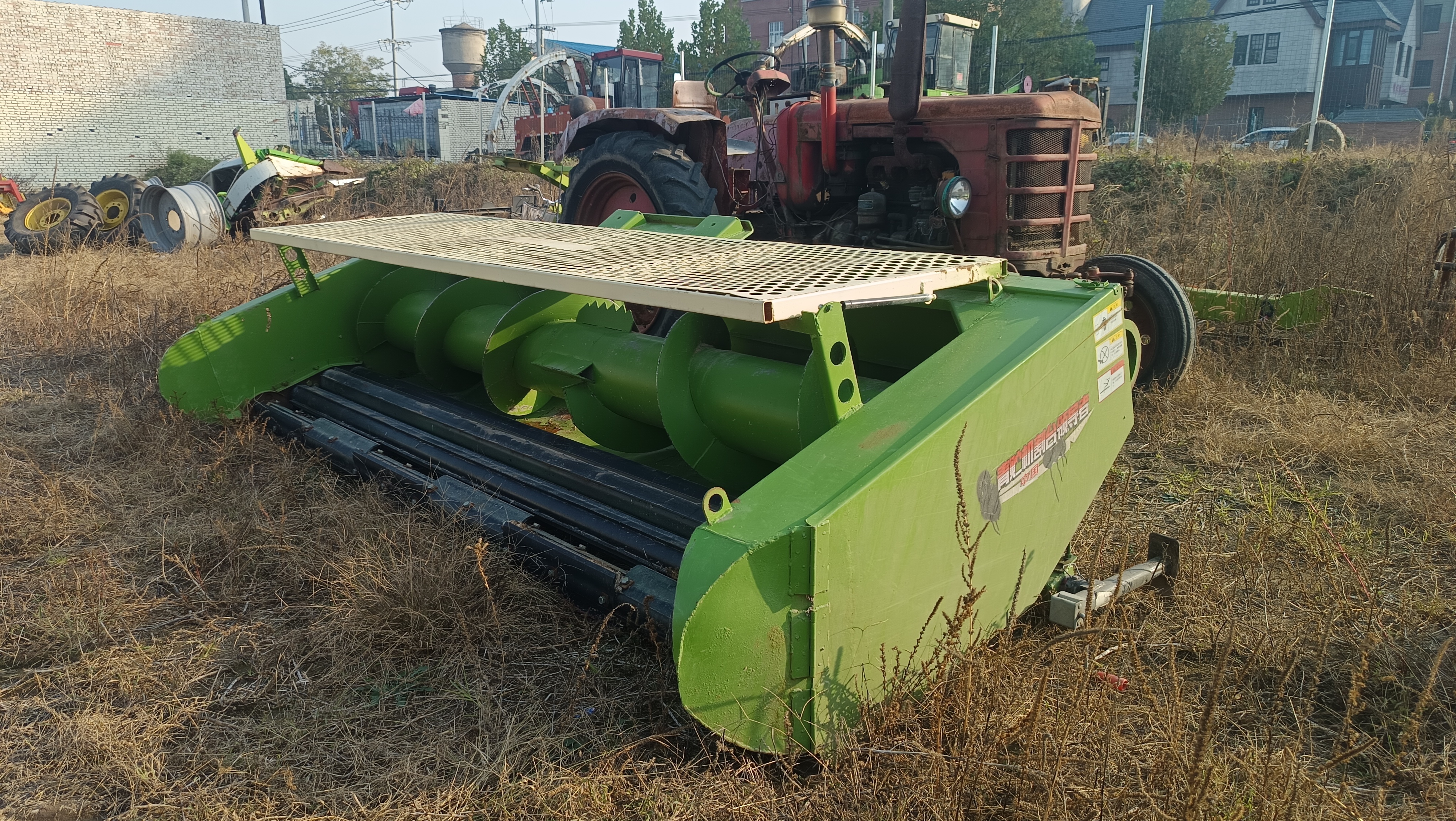 国产地滚刀割台(图1)